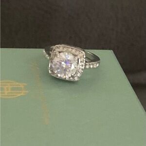 Dazzling Silver Ring with Clear Gemstone